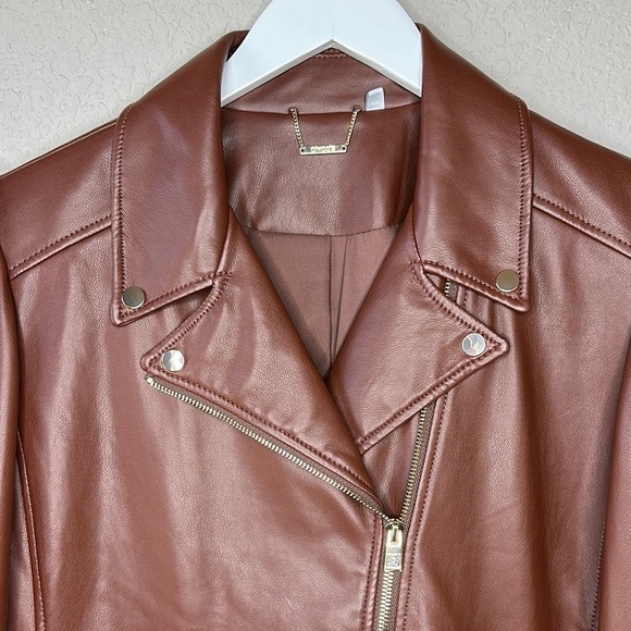 Chico's Faux Leather Cropped Moto Jacket in Chocolate Brown Size 14 (2.5) - Picture 4 of 15